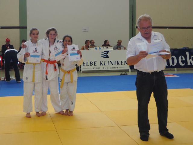 tl_files/judoka_stade/2015/Bilder/Bundesliga/Frauen_Maenner/2015 09 urkunde.JPG